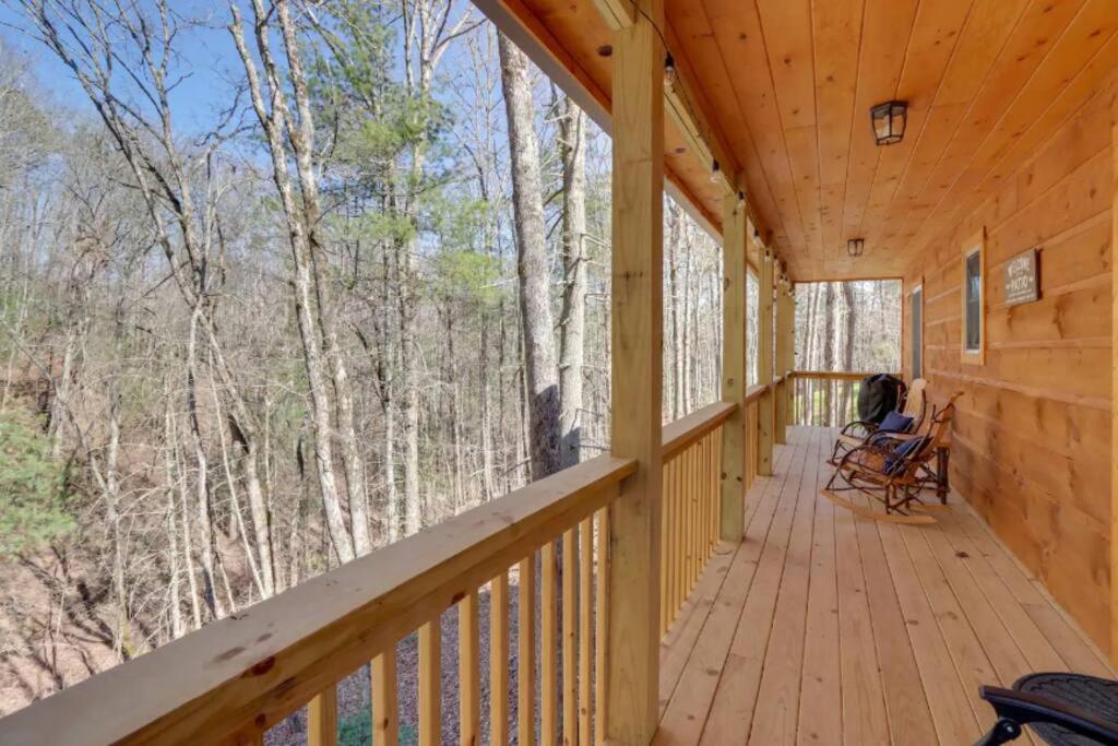 New Serene, Fun & Comfy Cabin- Covered Deck, Grill, Arcade 墨菲 外观 照片